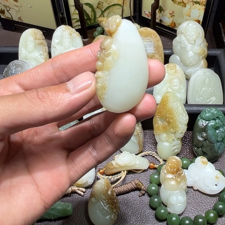 和田玉未镶嵌颈饰