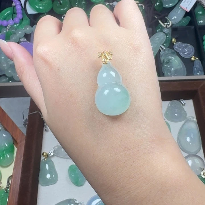 翡翠未镶嵌颈饰11