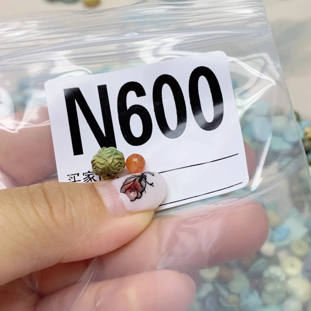 南红玛瑙配饰未镶嵌小*子