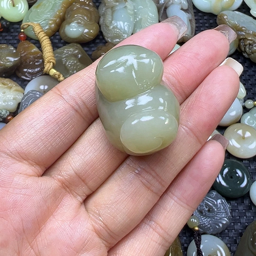 和田玉未镶嵌颈饰卡32