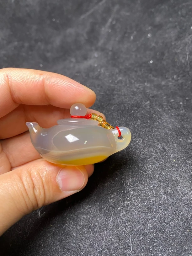 高冰玛瑙材质手工制作茶壶手把件天然玛瑙材质