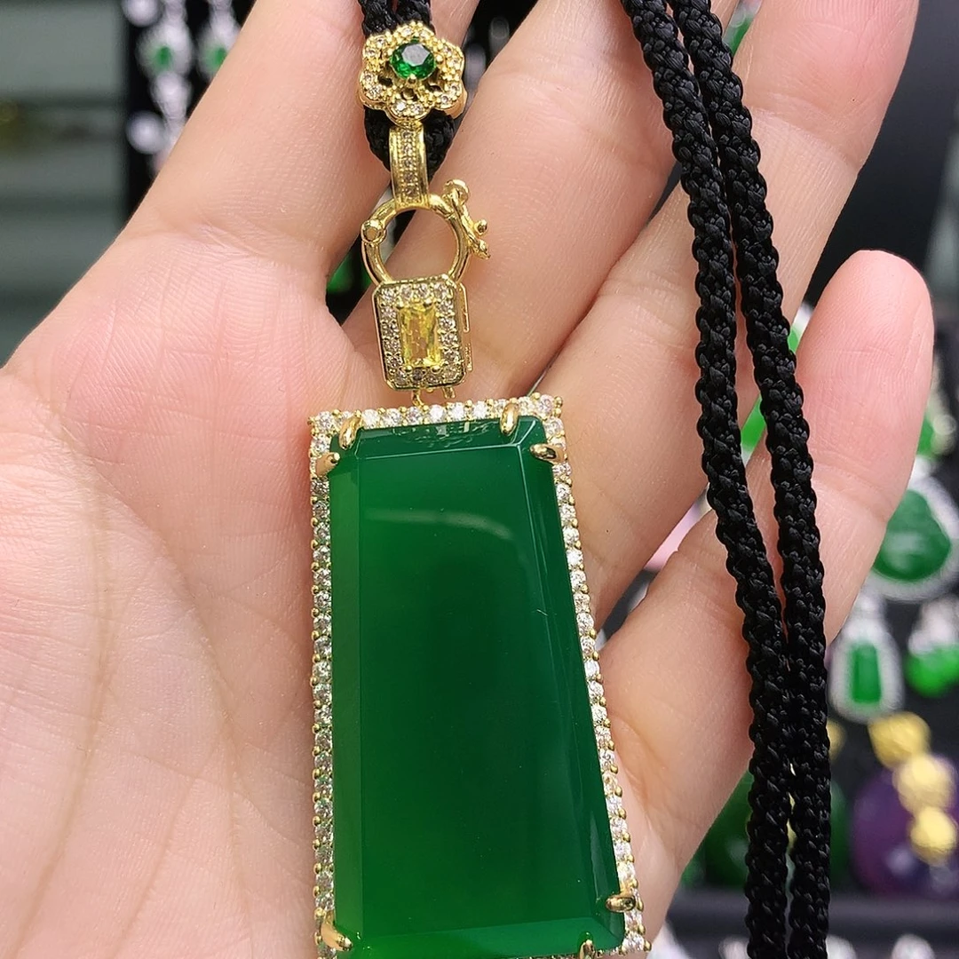 玛瑙/玉髓吊坠合金