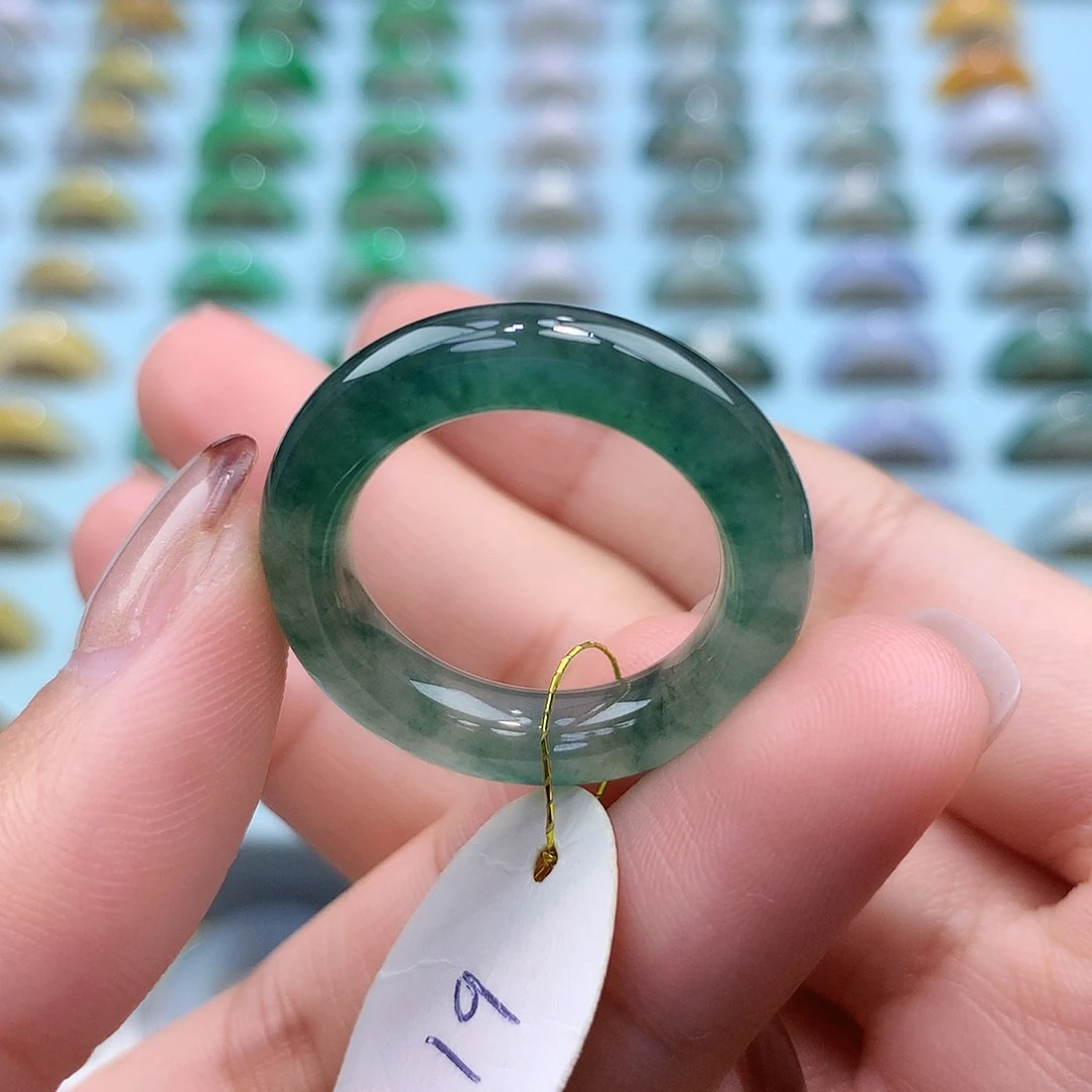 未镶嵌戒指翡翠19圈