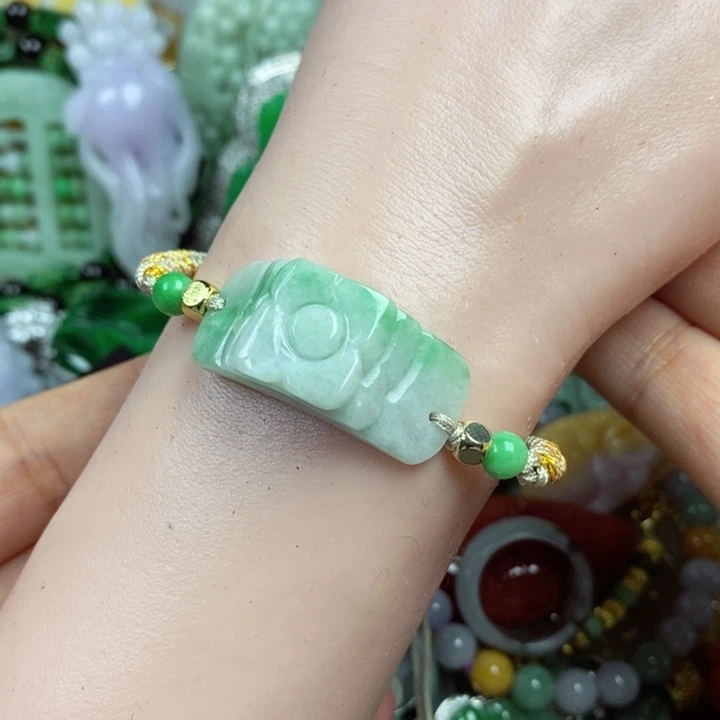 吊坠(赠链)未镶嵌翡翠