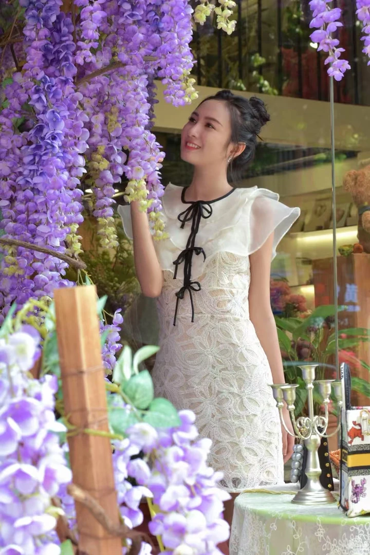 夏季荷叶边领提花蕾丝通勤修身连衣裙