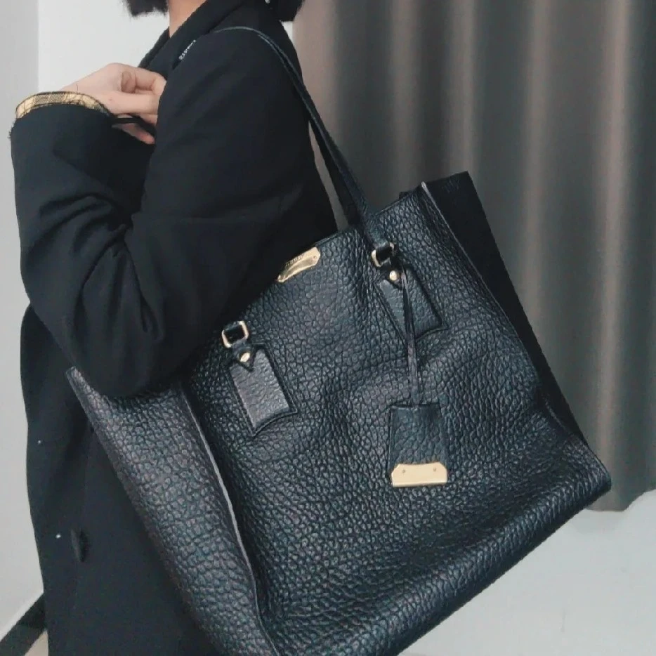 95新 BURBERRY/博柏利 黑金全皮手提斜挎托特包31889420