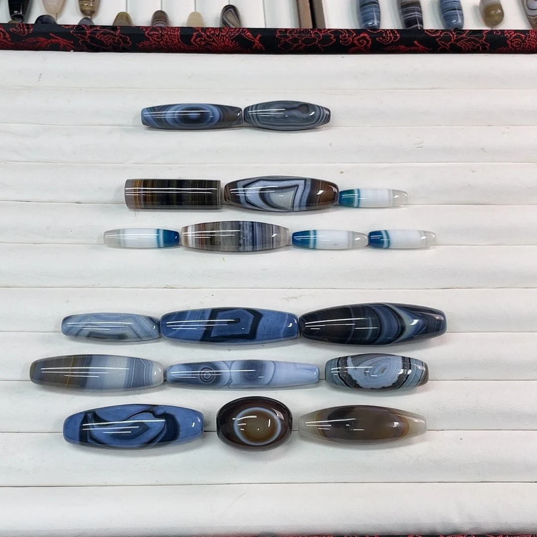 玛瑙/玉髓颈饰未镶嵌言**白