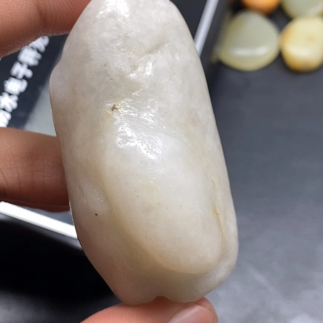和田玉（糖玉）未镶嵌挂件