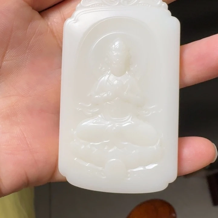 和田玉未镶嵌颈饰米哒观音