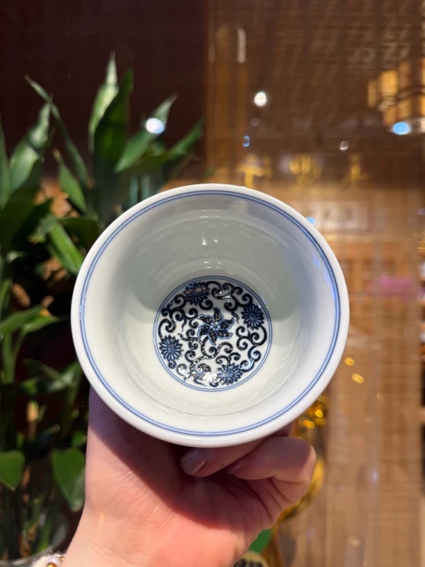 春风祥玉繁花卷莲纹大压手杯