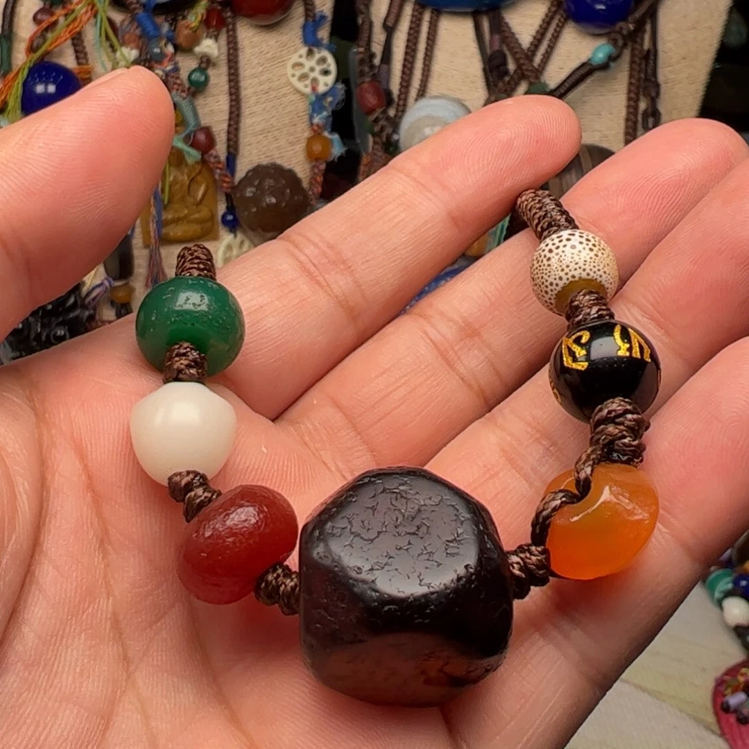 玛瑙/玉髓颈饰未镶嵌