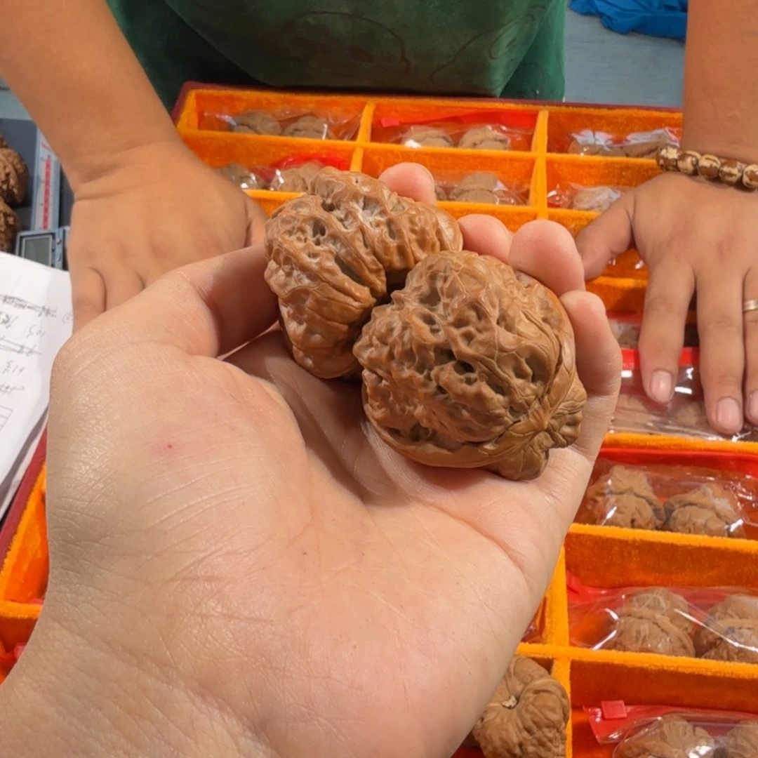 文玩核桃把件125号40mm蛤蟆头