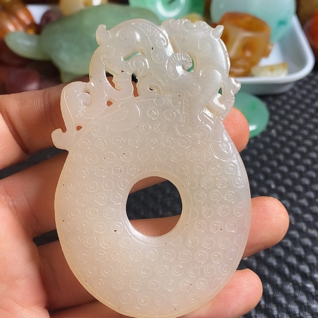 岫岩老玉（透闪石质玉）未镶嵌珠宝奇石