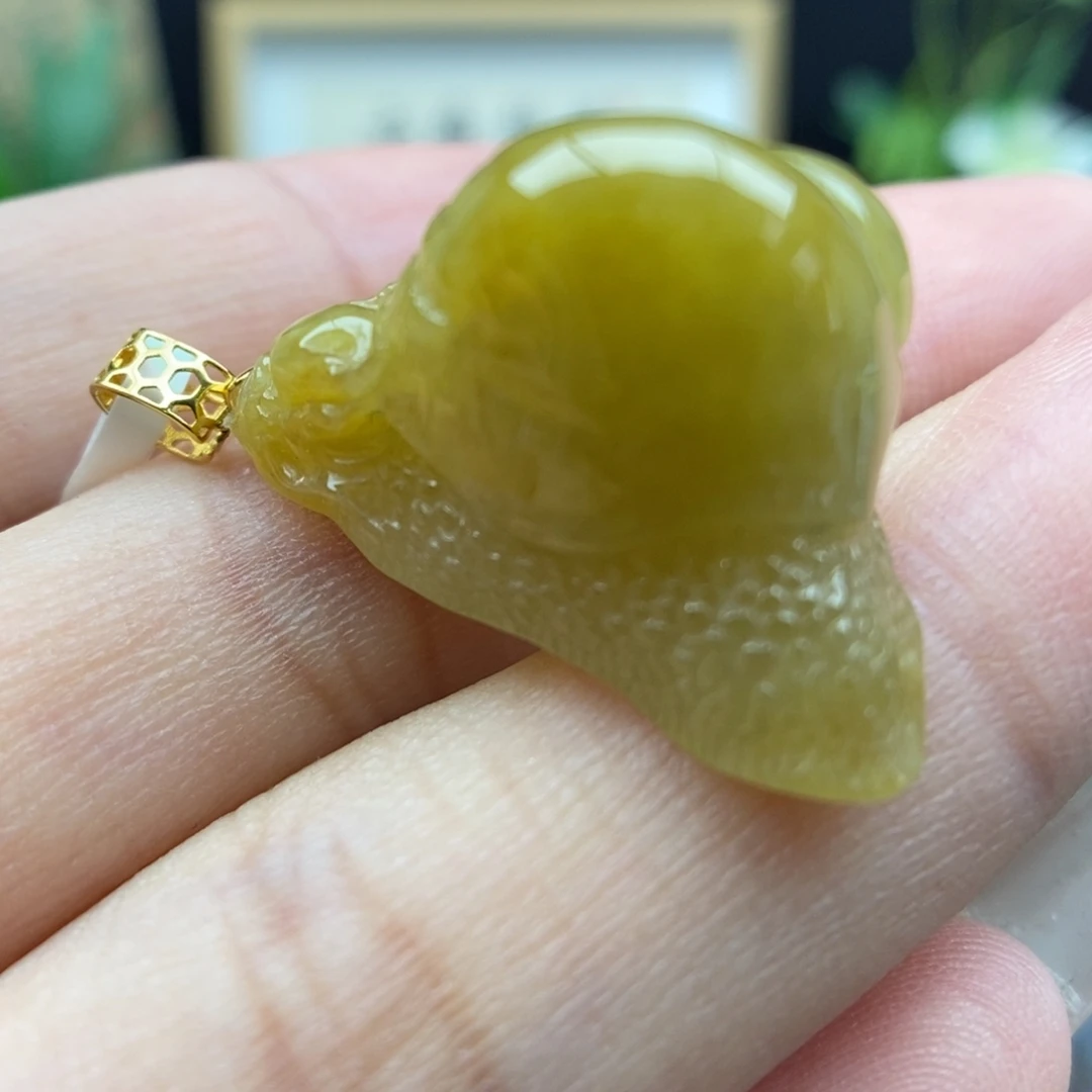 翡翠18K金镶嵌颈饰吊坠65