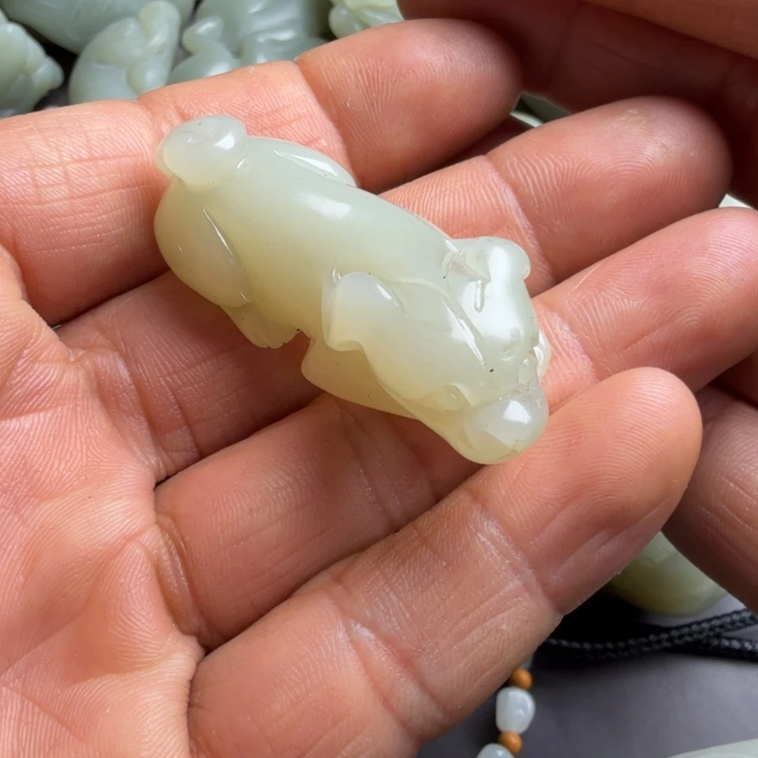 和田玉颈饰未镶嵌