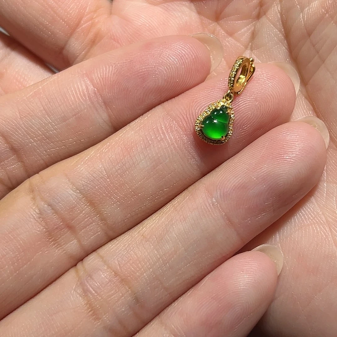 橙***点翡翠18K金镶嵌颈饰