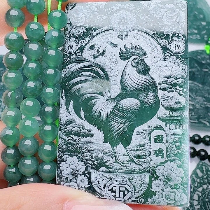 翡翠未镶嵌颈饰多样性发其一