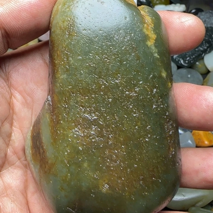 颈饰未镶嵌和田玉（子料）33
