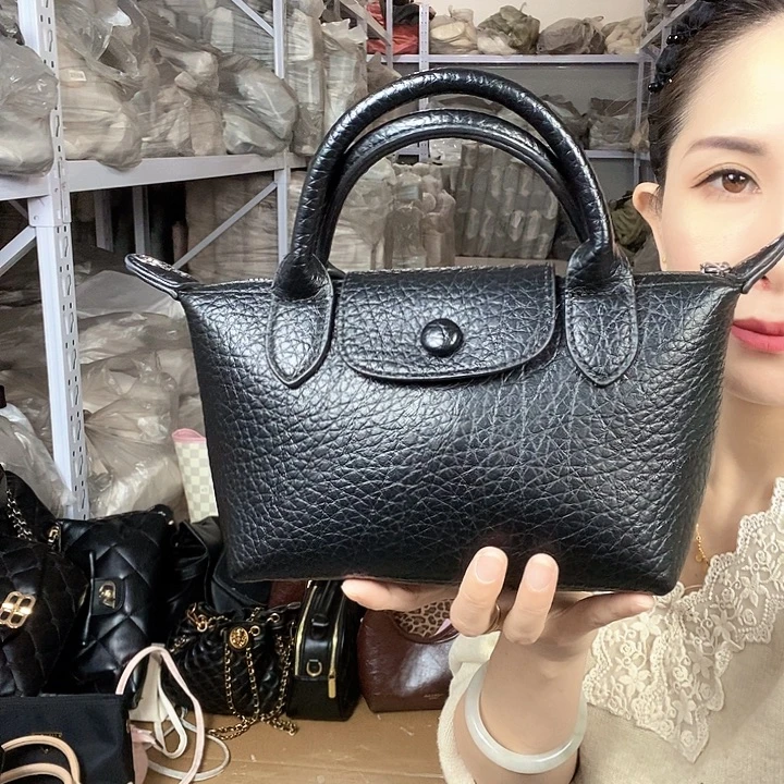 蚕丝小牛剖层皮革PU