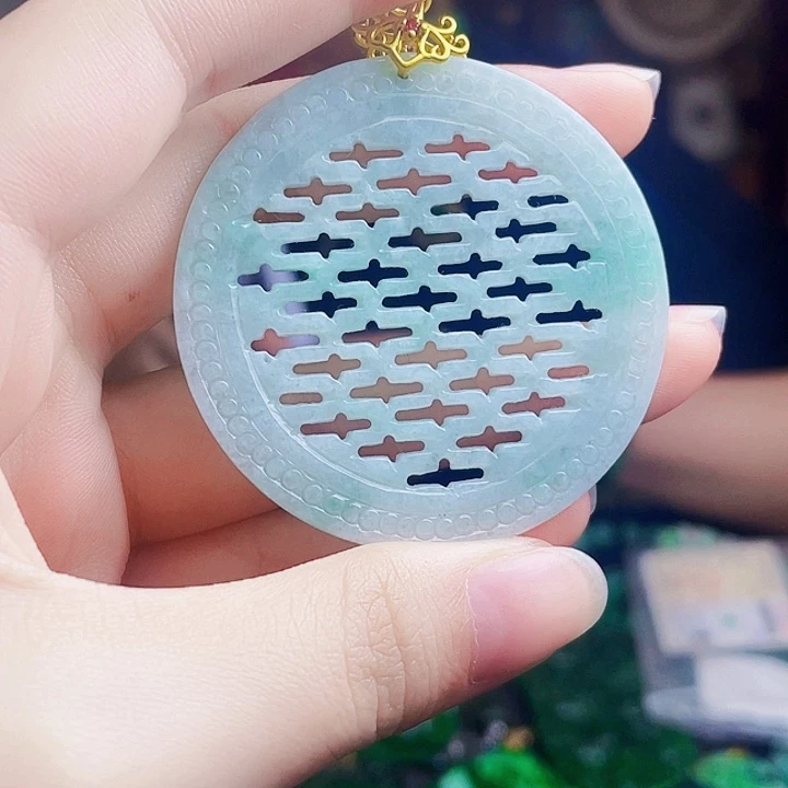 颈饰未镶嵌翡翠多样性