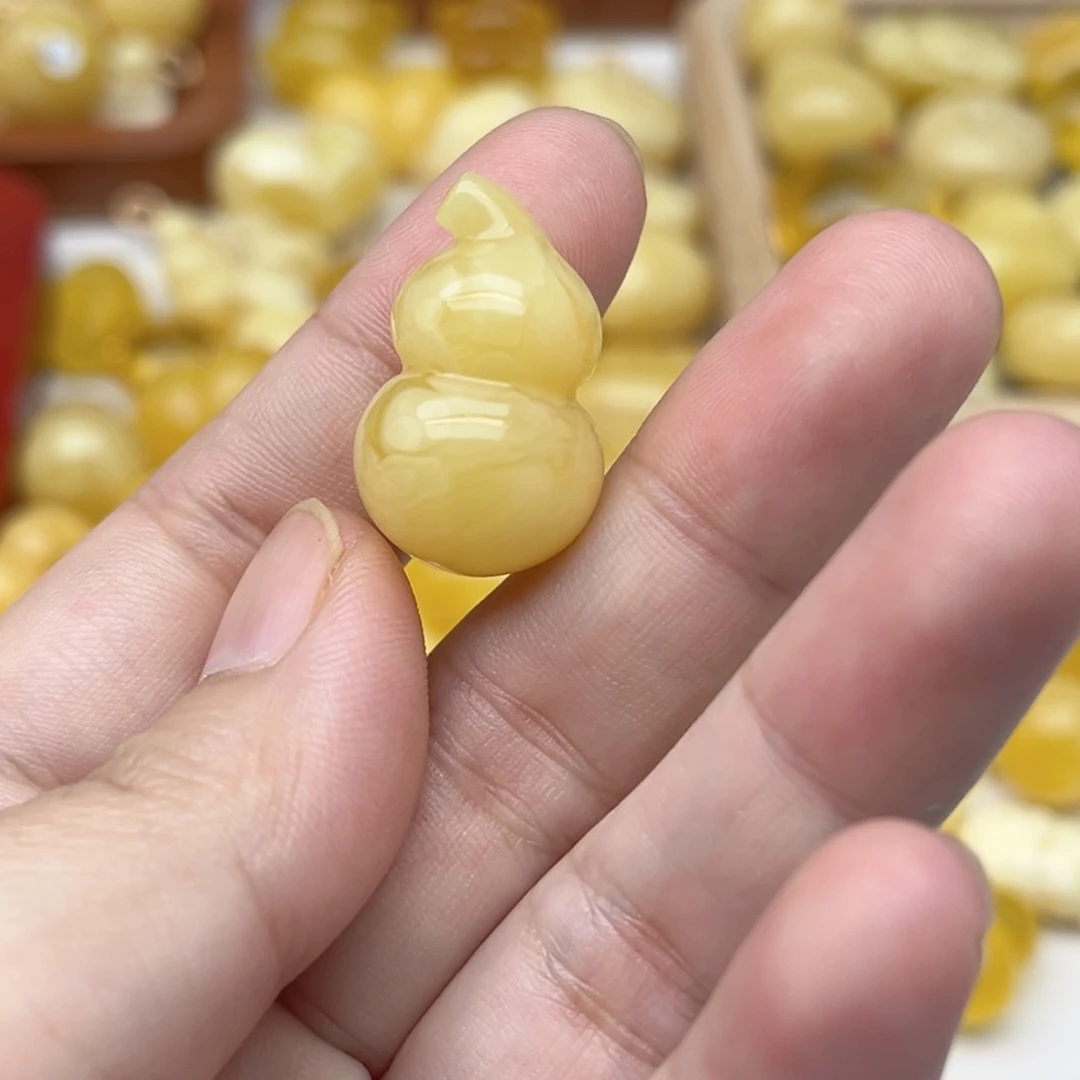蜜蜡未镶嵌裸石配饰