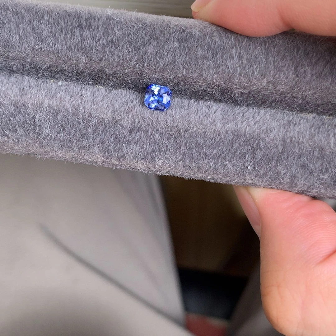 蓝宝石裸石未镶嵌1.02 斯里兰卡 矢车菊