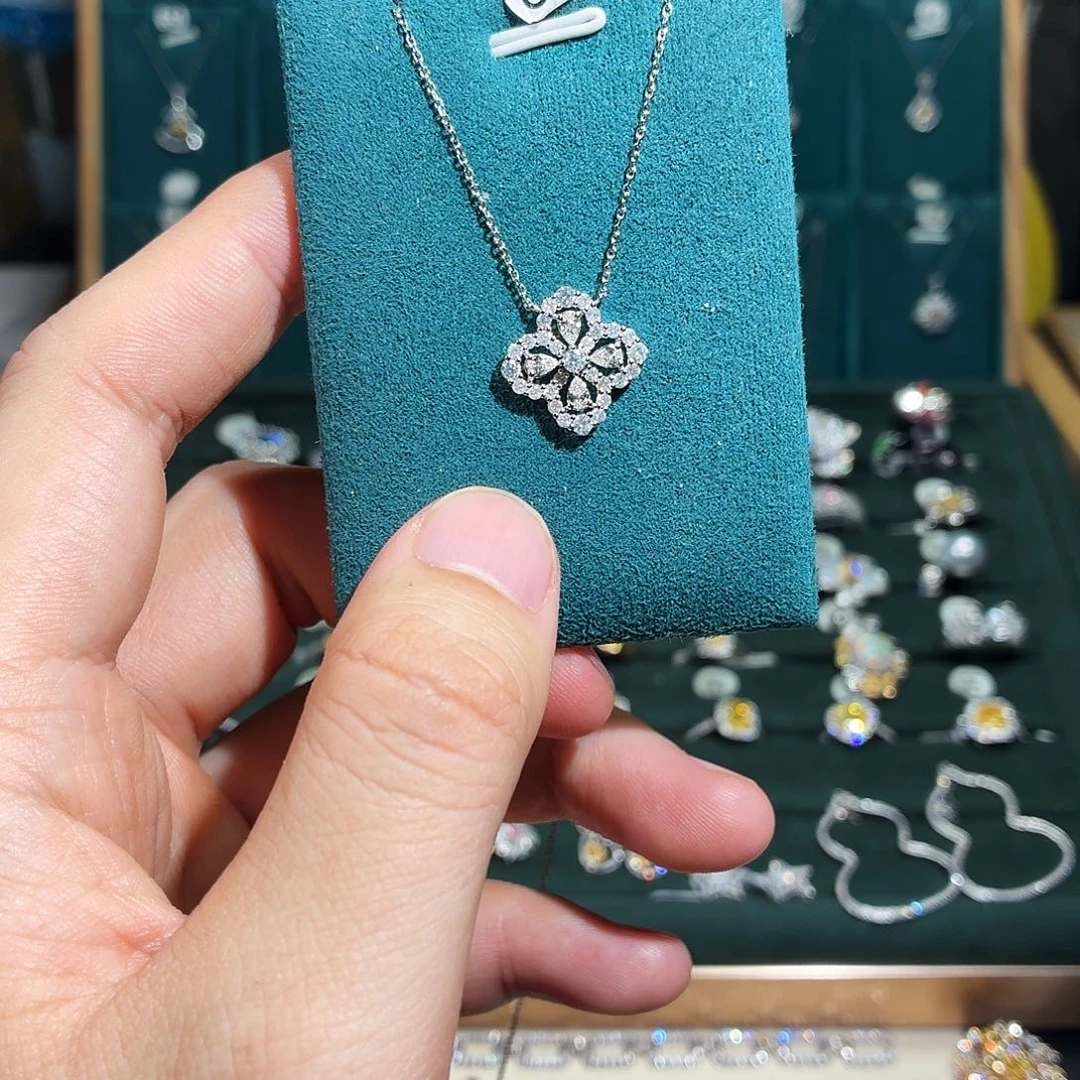 钻石18K金镶嵌项链