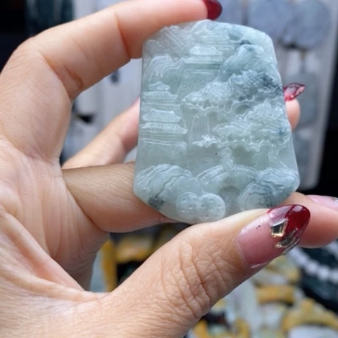 翡翠颈饰未镶嵌翡翠