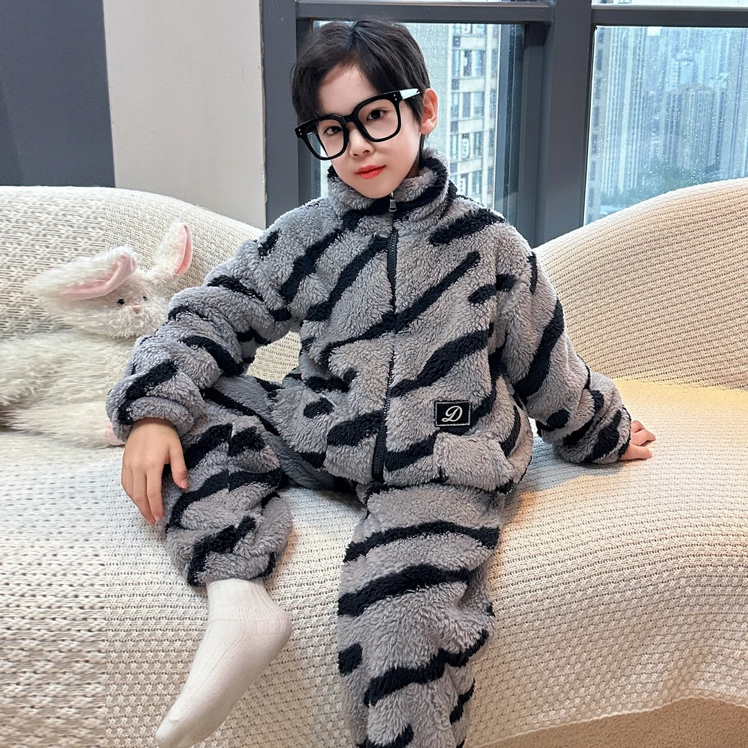 儿童睡衣男童法兰绒家居服套装加绒加厚保暖珊瑚绒拉链居家服休闲