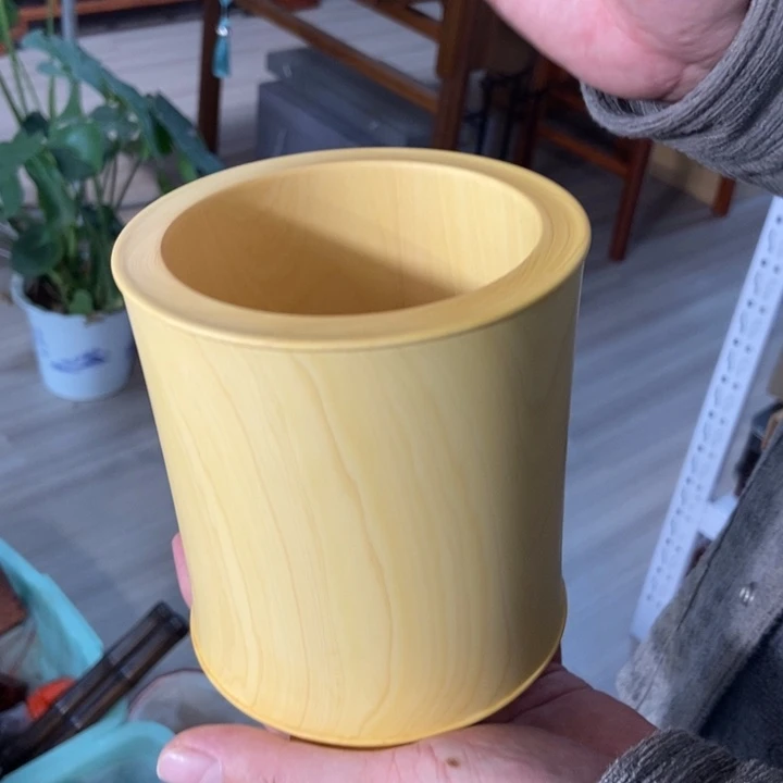 黄杨木三足整木笔筒