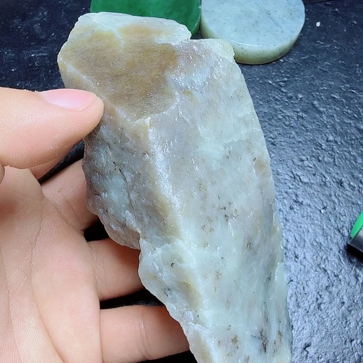 和田玉（糖玉）未镶嵌珠宝奇石