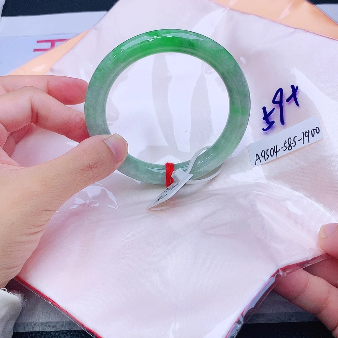 未镶嵌手镯翡翠翡翠