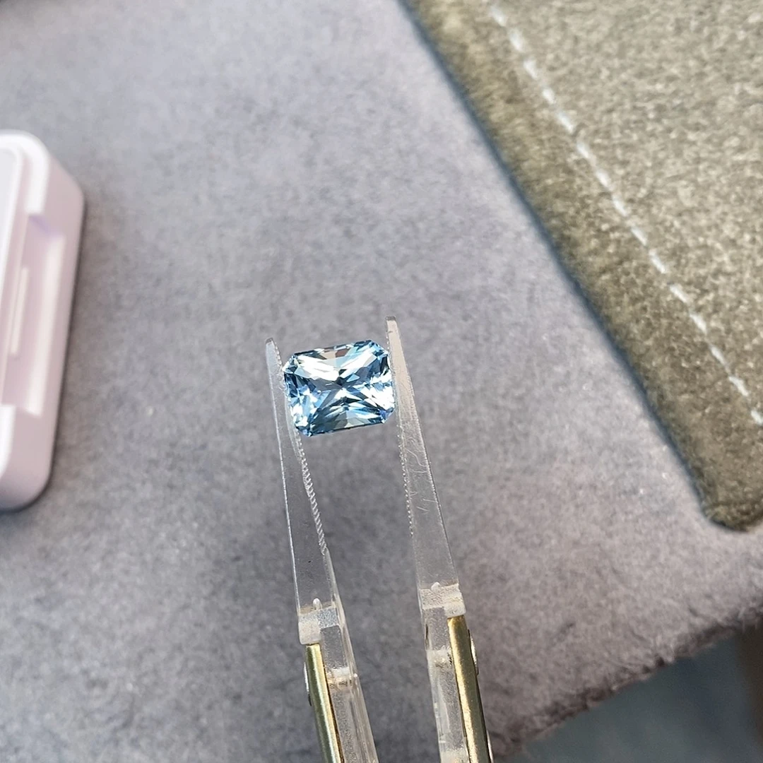 海蓝宝石笔搁未镶嵌2.46ct 圣玛利亚