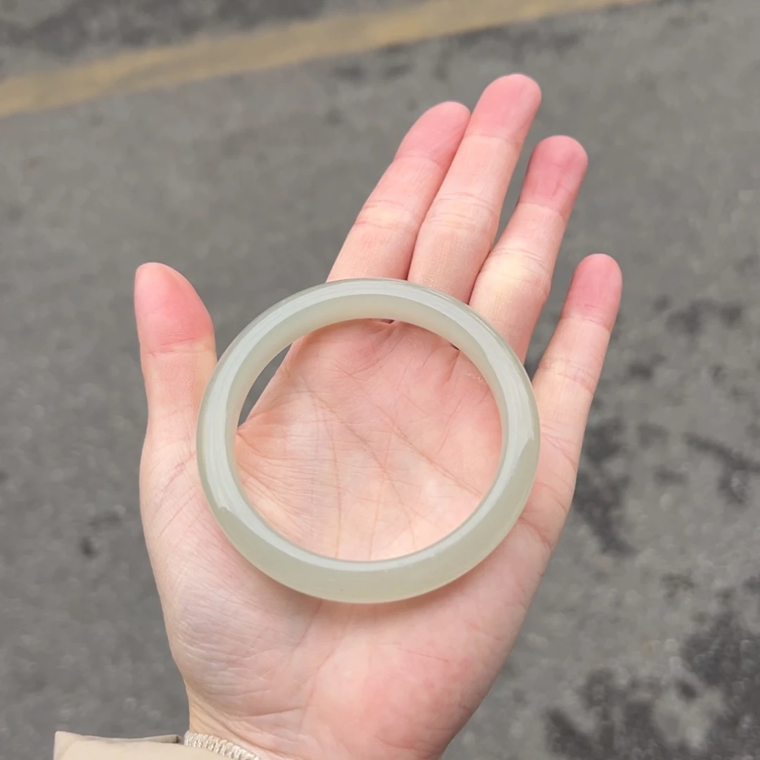 石英质玉未镶嵌手镯