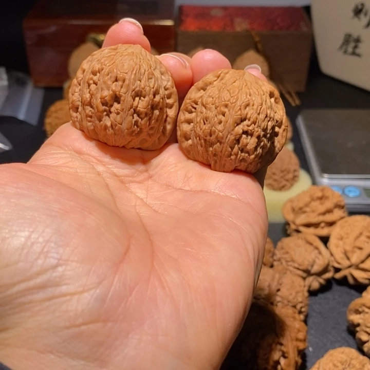 文玩核桃吊坠绣球38