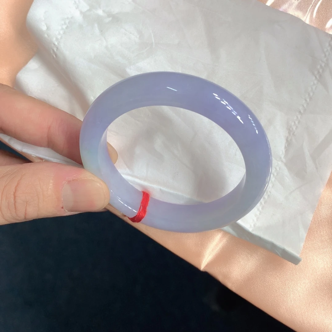 翡翠手镯未镶嵌翡翠