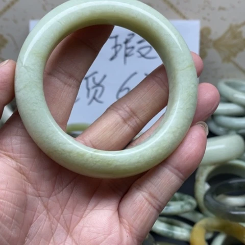 未镶嵌蛇纹石玉手镯高****脑