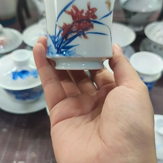 景德镇釉里红主人杯