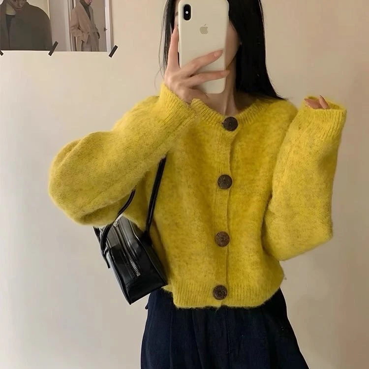 韩版慵懒风圆领短款毛衣开衫秋冬款设计感纽扣小众气质针织衫外穿