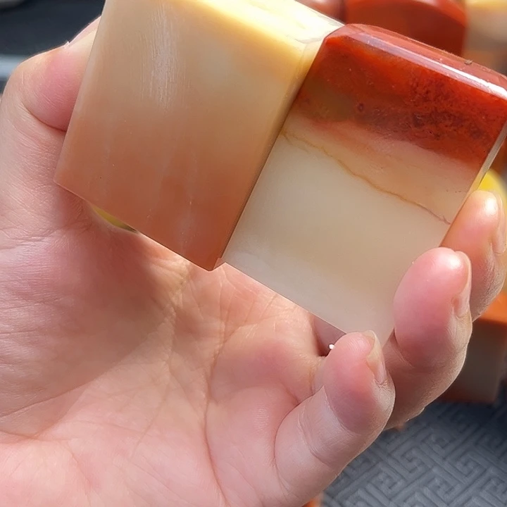 坚***斋老挝石老挝保利石印章