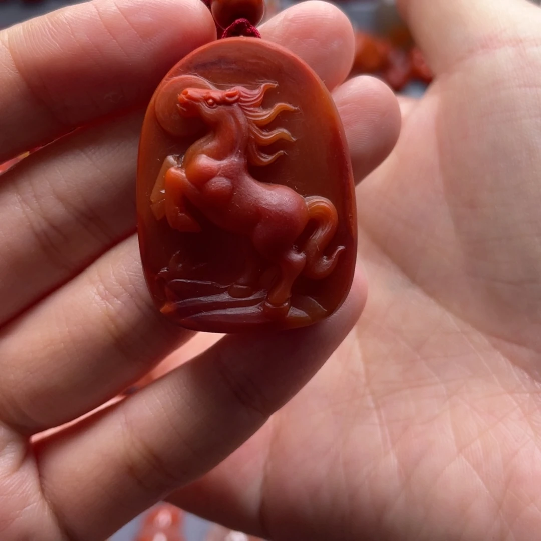 未镶嵌南红玛瑙珠宝奇石马牌吊坠
