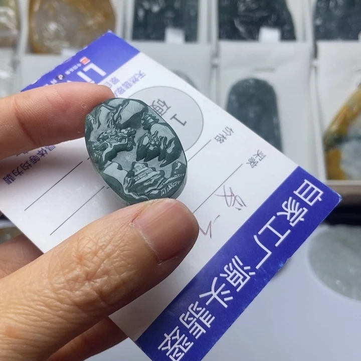 翡翠未镶嵌颈饰翡翠