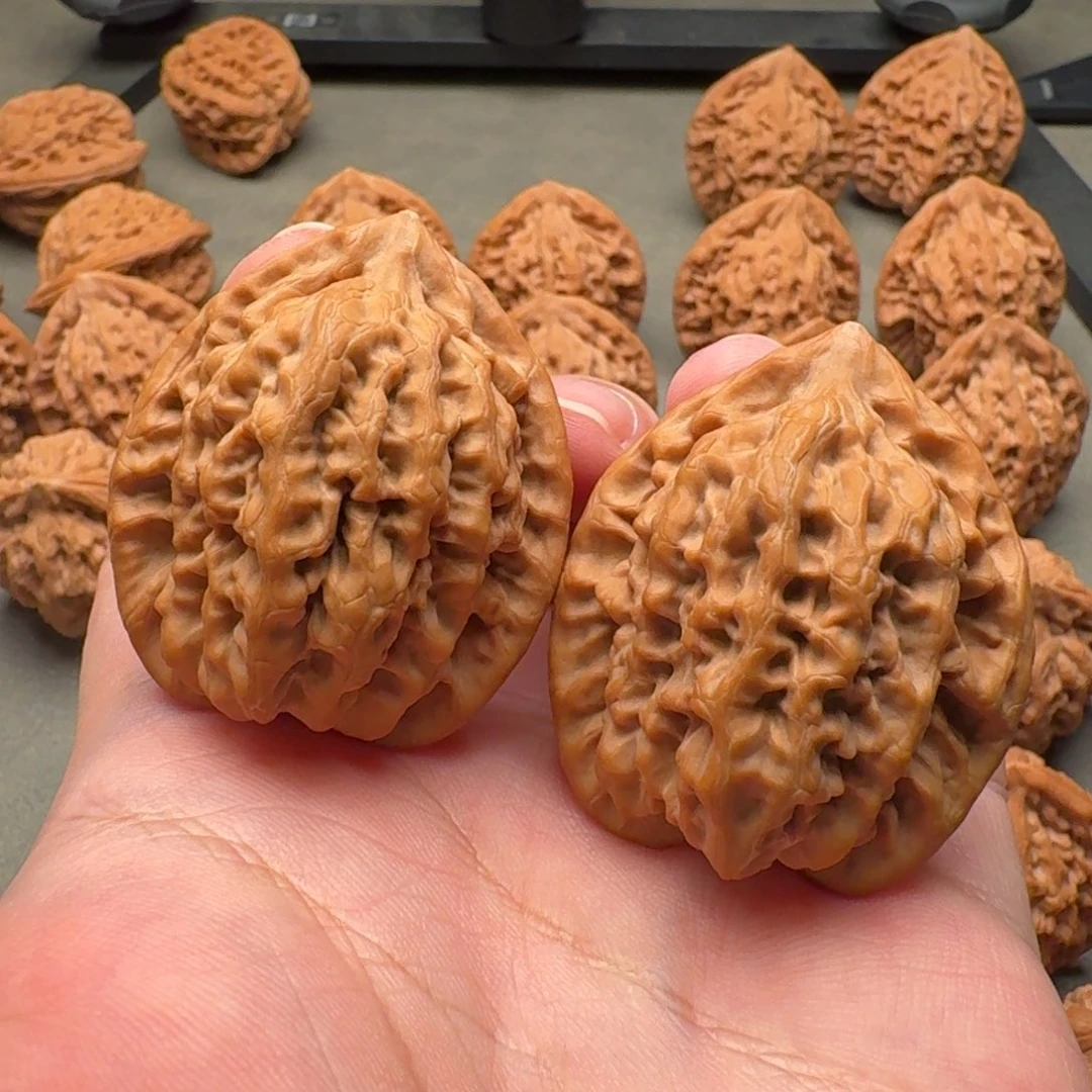 文玩核桃吊坠金公子