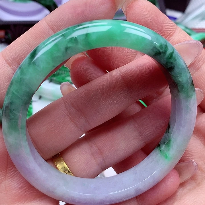 翡翠手镯未镶嵌翡翠手镯