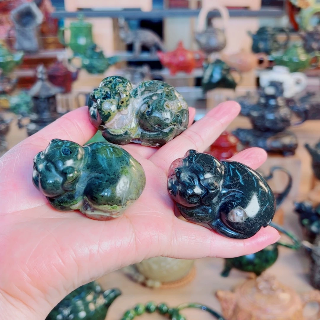 辣***乐天然石材手工雕刻