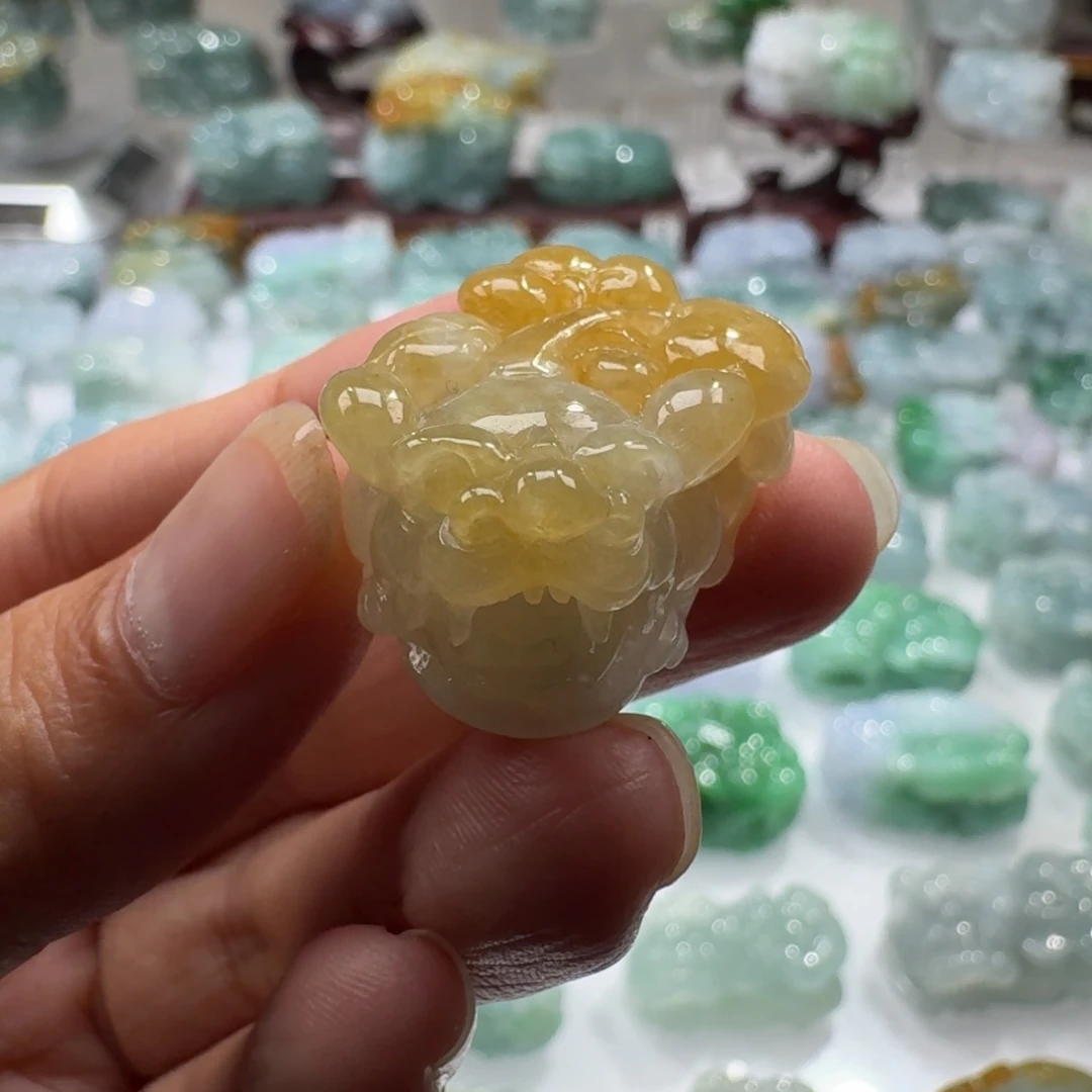 翡翠未镶嵌挂件貔貅