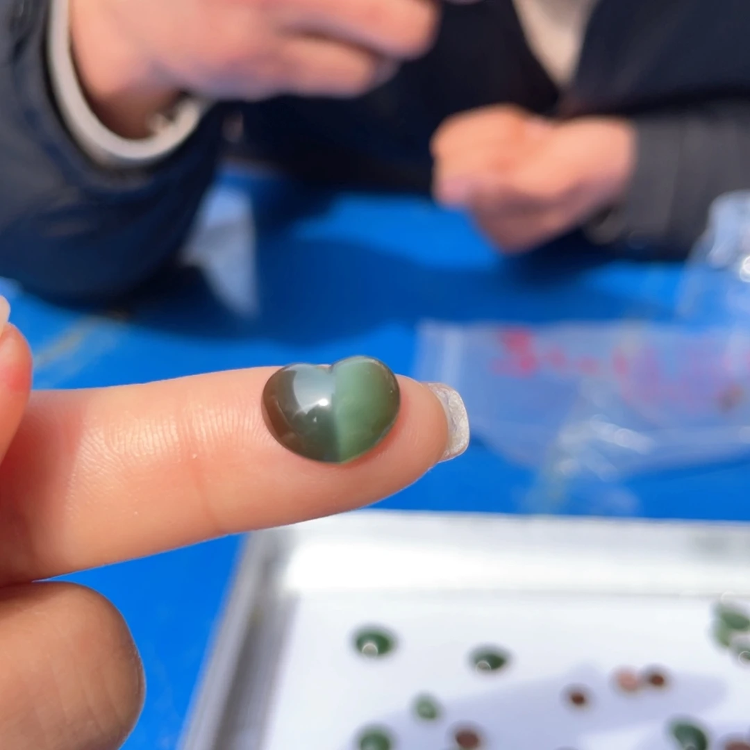 和田玉颈饰未镶嵌空****梦