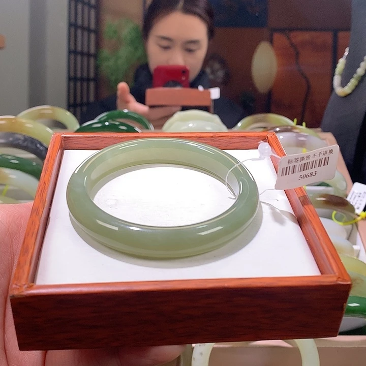 和田玉手镯未镶嵌54/55