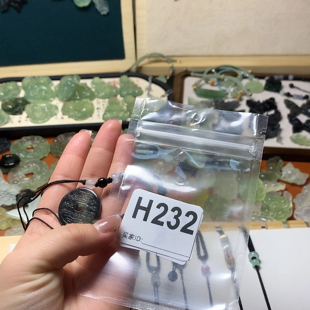 蛇纹石玉合金颈饰双*