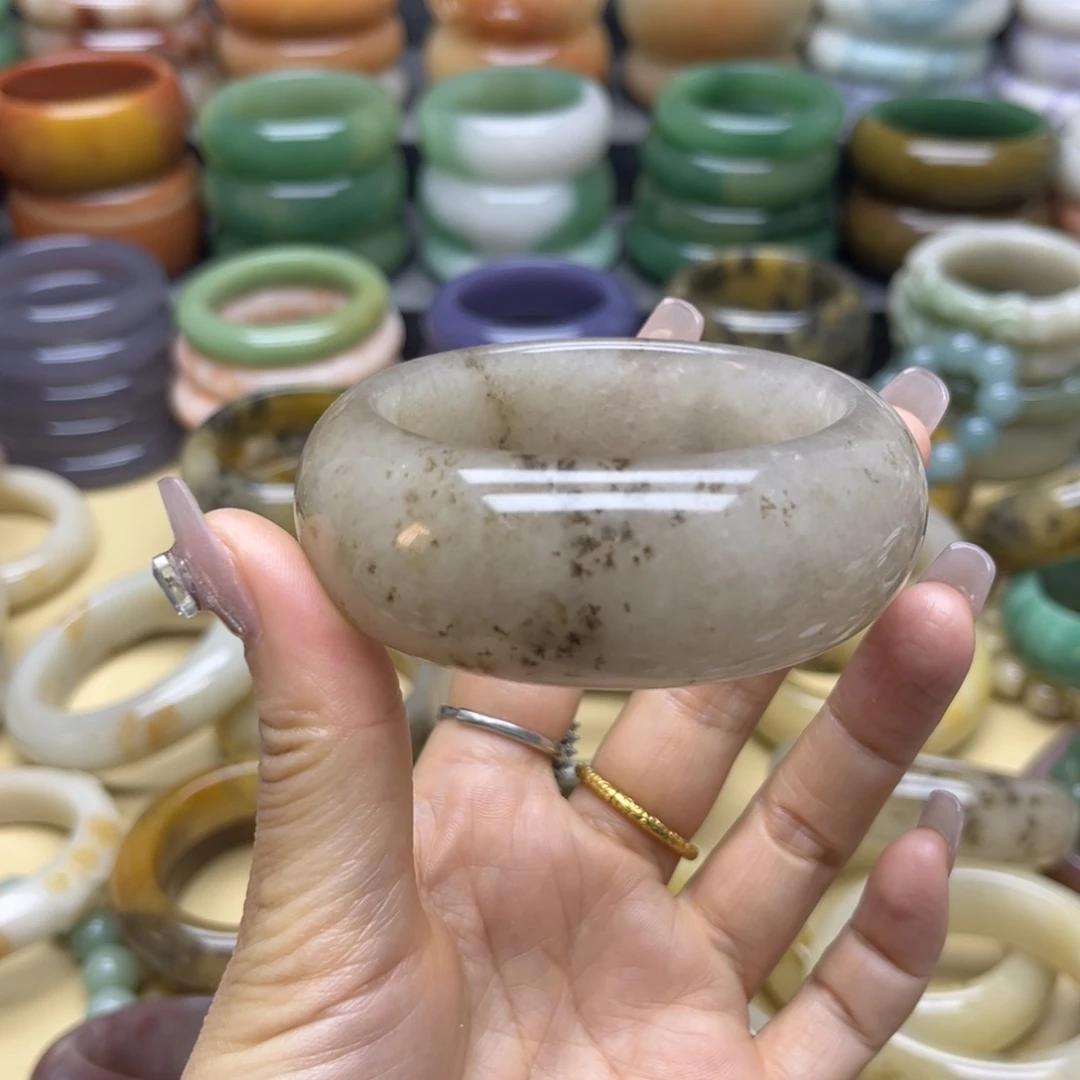 石英质玉手镯未镶嵌小*萝不退